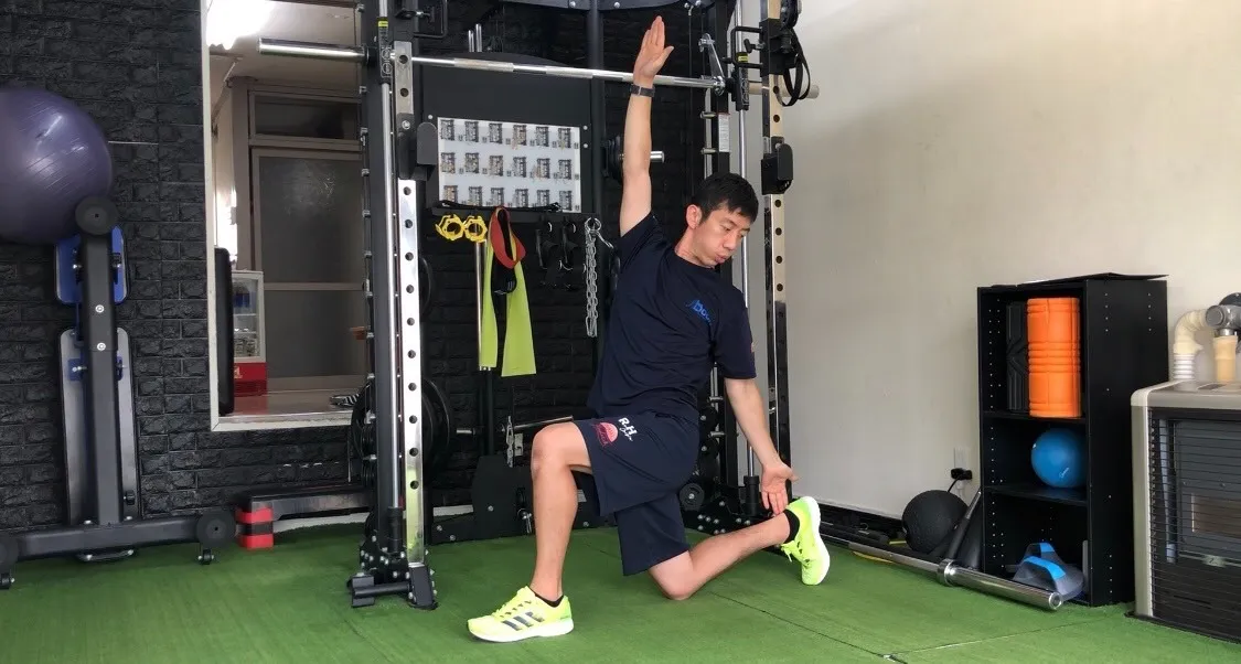 サーブが安定しない原因は背骨の硬さ？可動域を拡げるストレッチ＆エクササイズ【テニス・バレー】