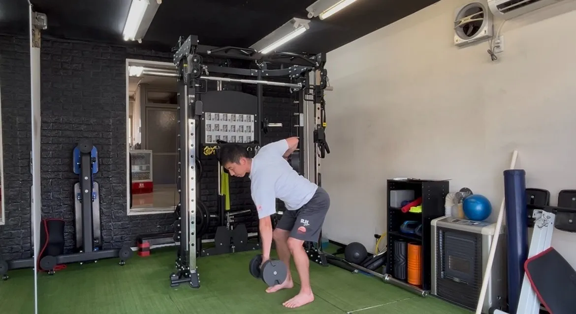 スイングを安定させる！お尻と背中を鍛えるトレーニング2選【ゴルフ・テニス・野球】