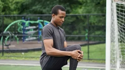 スポーツ前のストレッチでケガを防ぐ！3分でできる全身ウォーミングアップ法